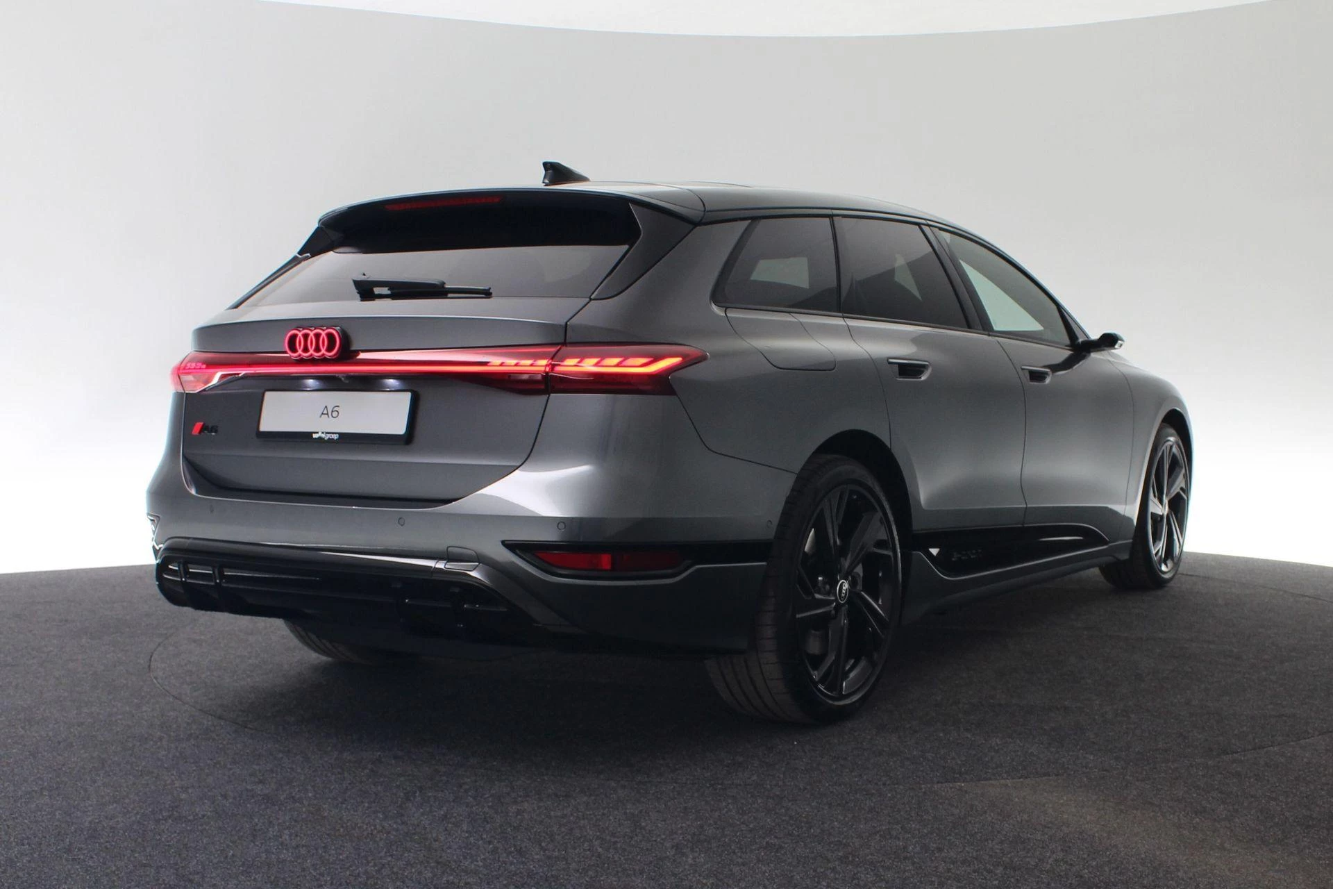 Hoofdafbeelding Audi A6 Avant e-tron