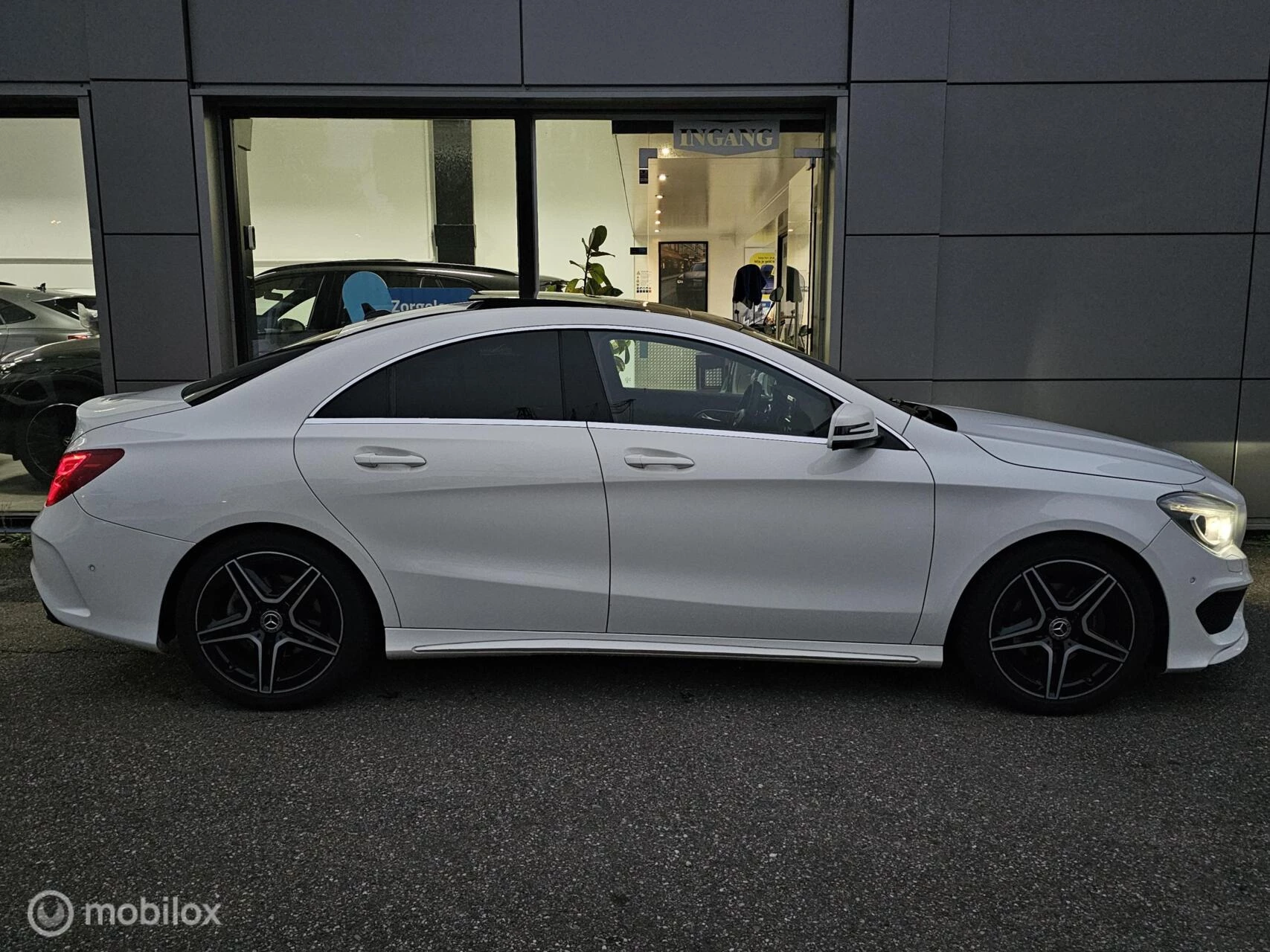 Hoofdafbeelding Mercedes-Benz CLA