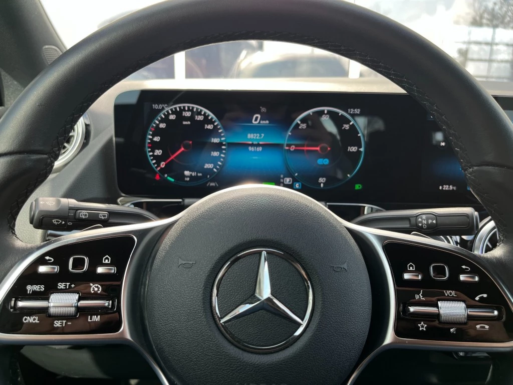Hoofdafbeelding Mercedes-Benz EQA