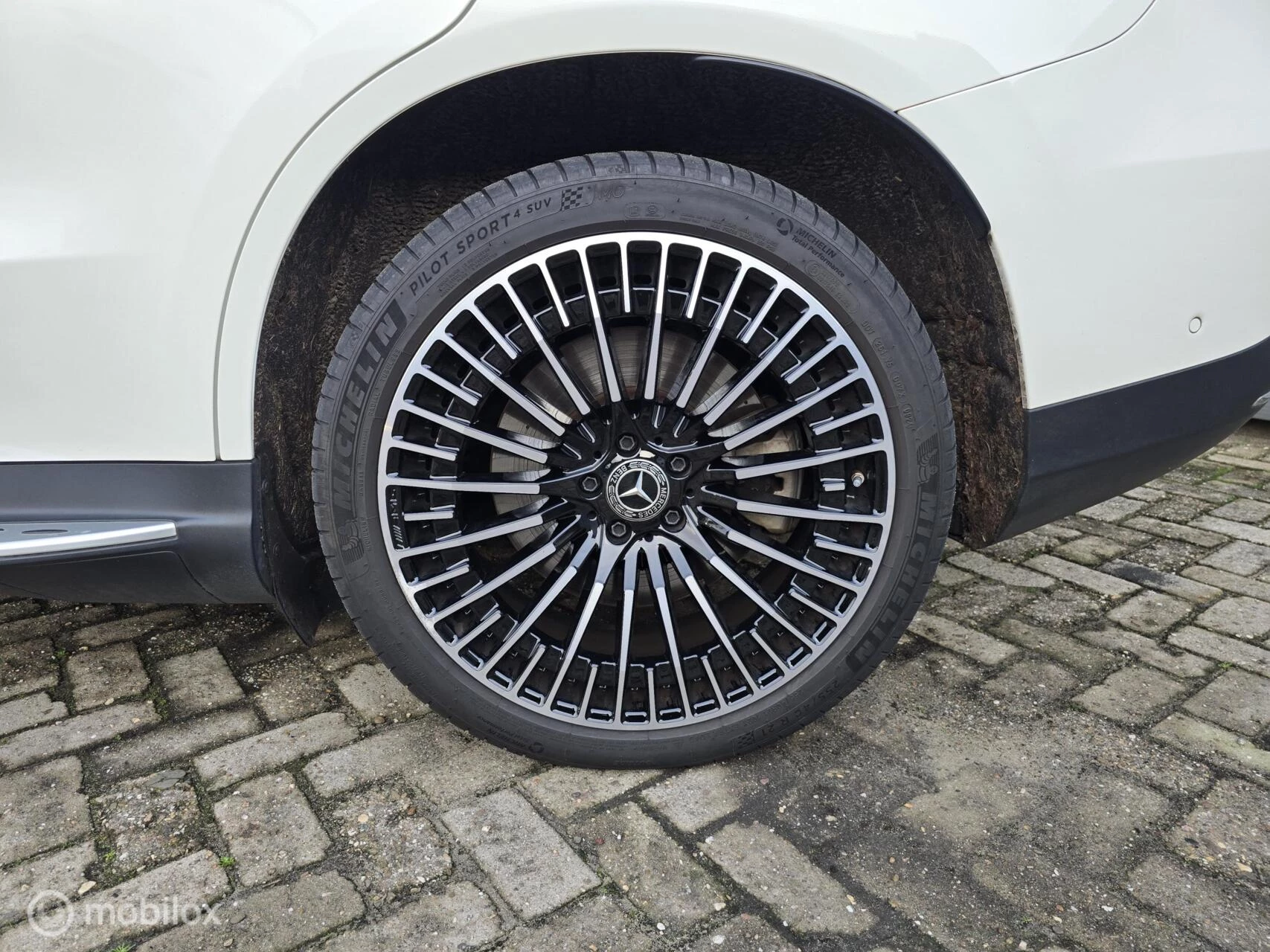 Hoofdafbeelding Mercedes-Benz EQC