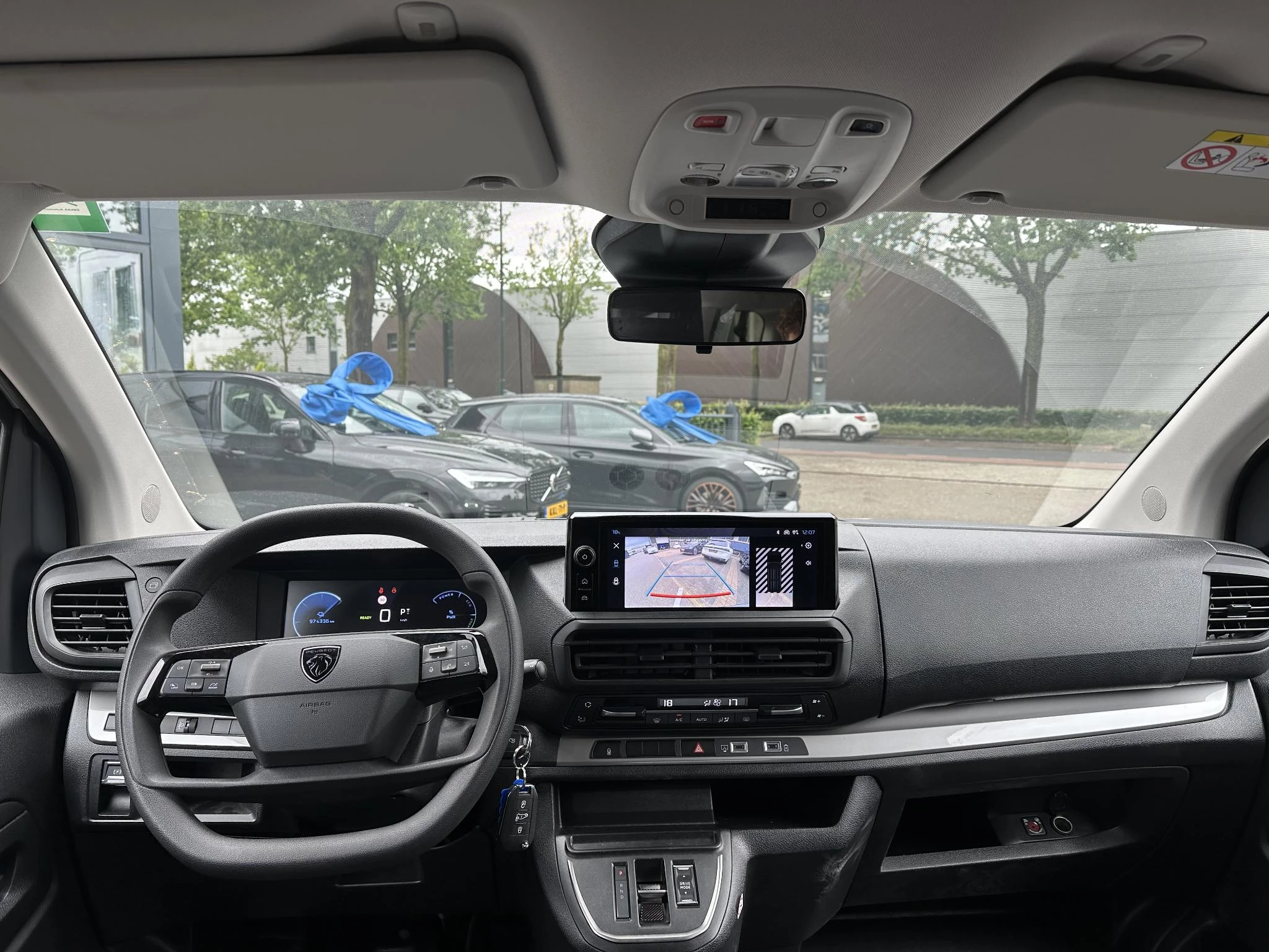 Hoofdafbeelding Peugeot e-Expert