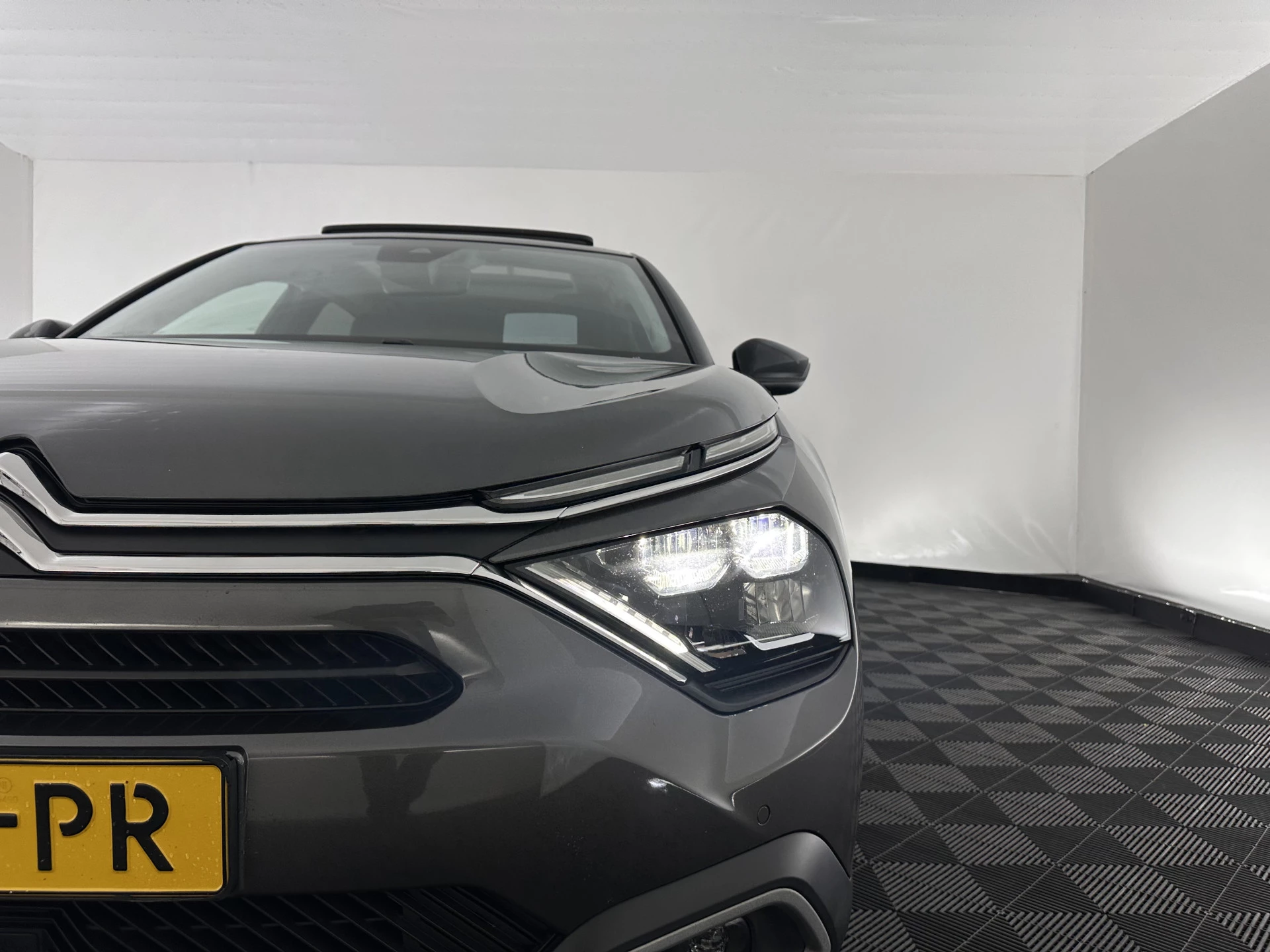 Hoofdafbeelding Citroën ë-C4