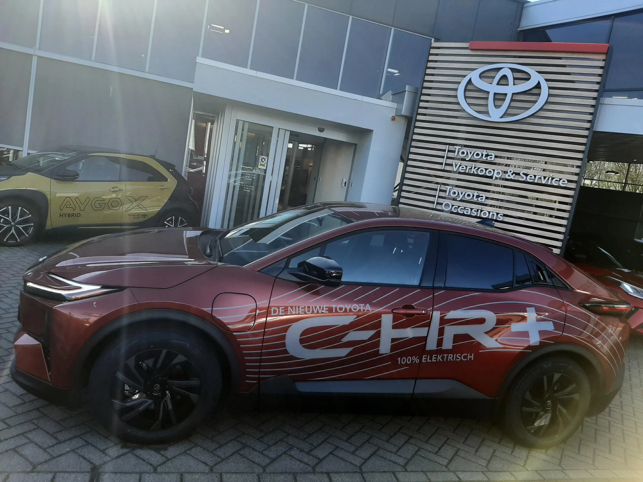 Hoofdafbeelding Toyota C-HR+