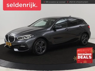 BMW 1-serie 118i Executive | Sport Line | Camera | Carplay |  Sportstoelen | Live Cockpit | Navigatie | Full LED | Climate control | Sfeerverlichting | Cruise control | Park Assist | Bluetooth | Getint glas