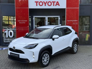 Hoofdafbeelding Toyota Yaris Cross Toyota Yaris Cross 1.5 Hybrid 130 APPLE/ANDROID AUTO STOELVERWARMING DIGITAAL DISPLAY ALL SEASON BANDEN CAMERA CLIMA