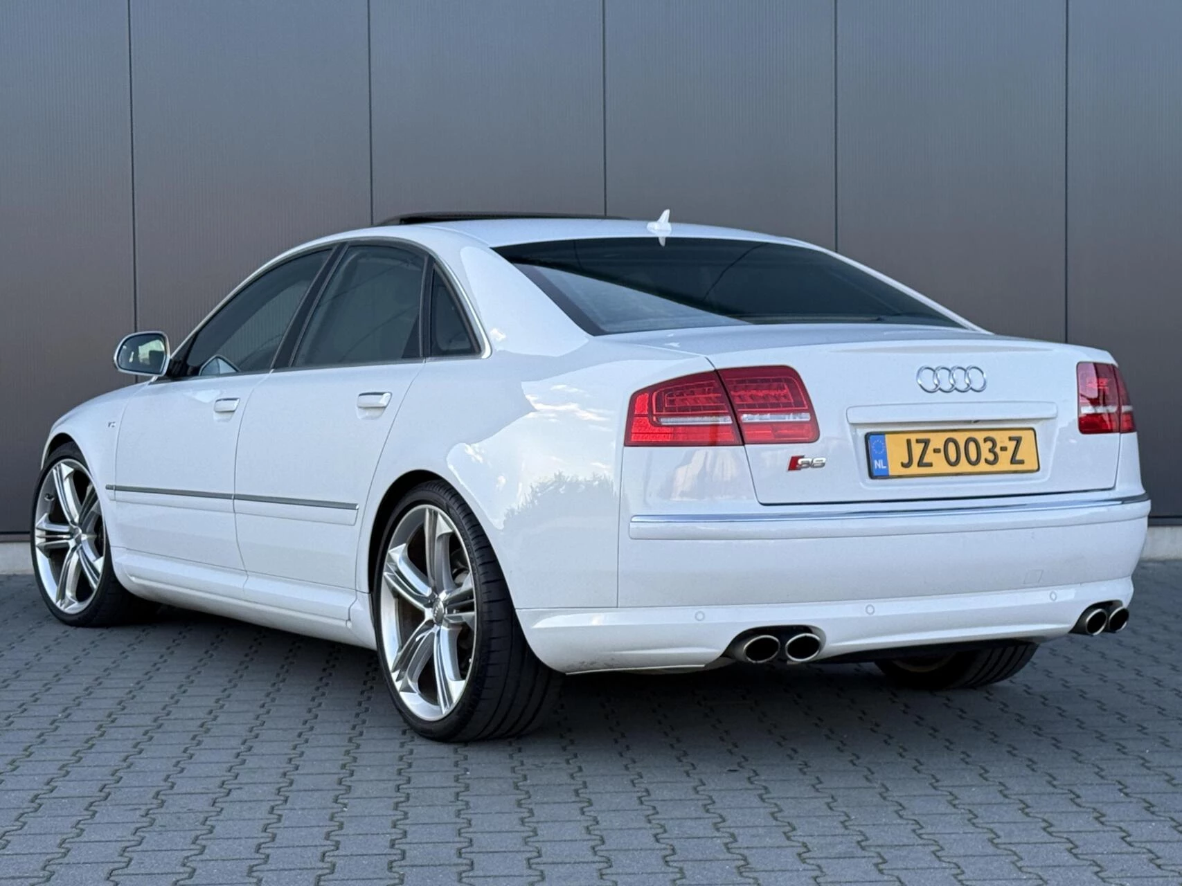 Hoofdafbeelding Audi S8