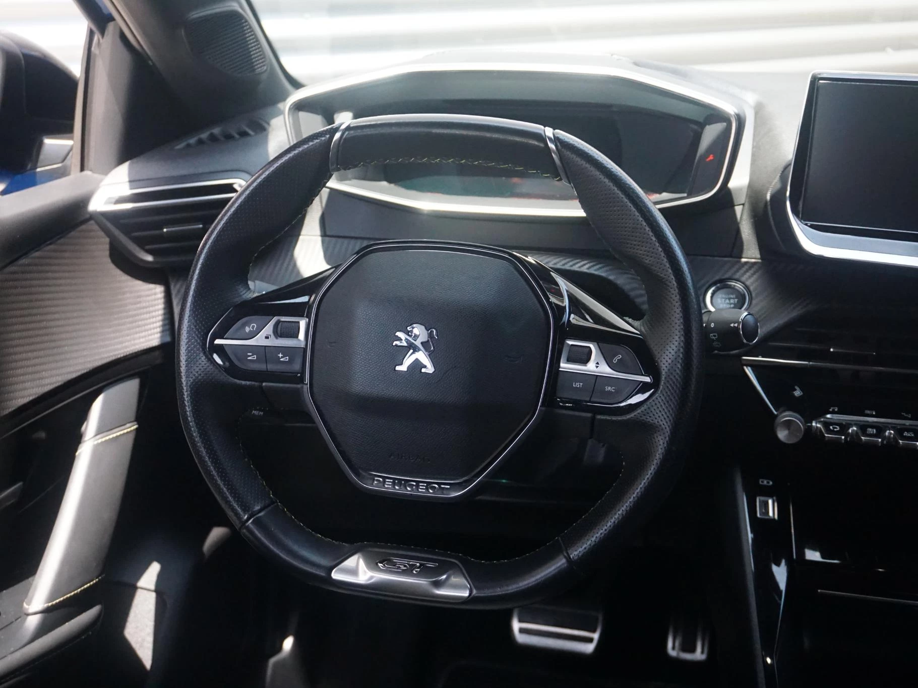 Hoofdafbeelding Peugeot e-208