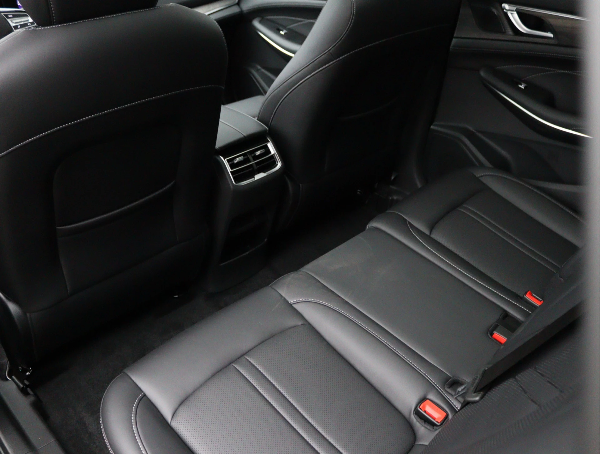 Hoofdafbeelding DFSK E5 PHEV