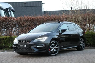 Hoofdafbeelding SEAT Leon SEAT Leon ST 2.0 TSI CUPRA | Carbon Edition | Panoramadak | Schaalstoelen | Sfeerverlichting |
