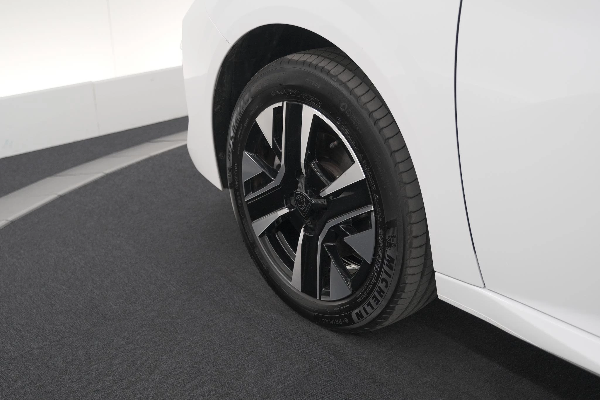 Hoofdafbeelding Peugeot e-208