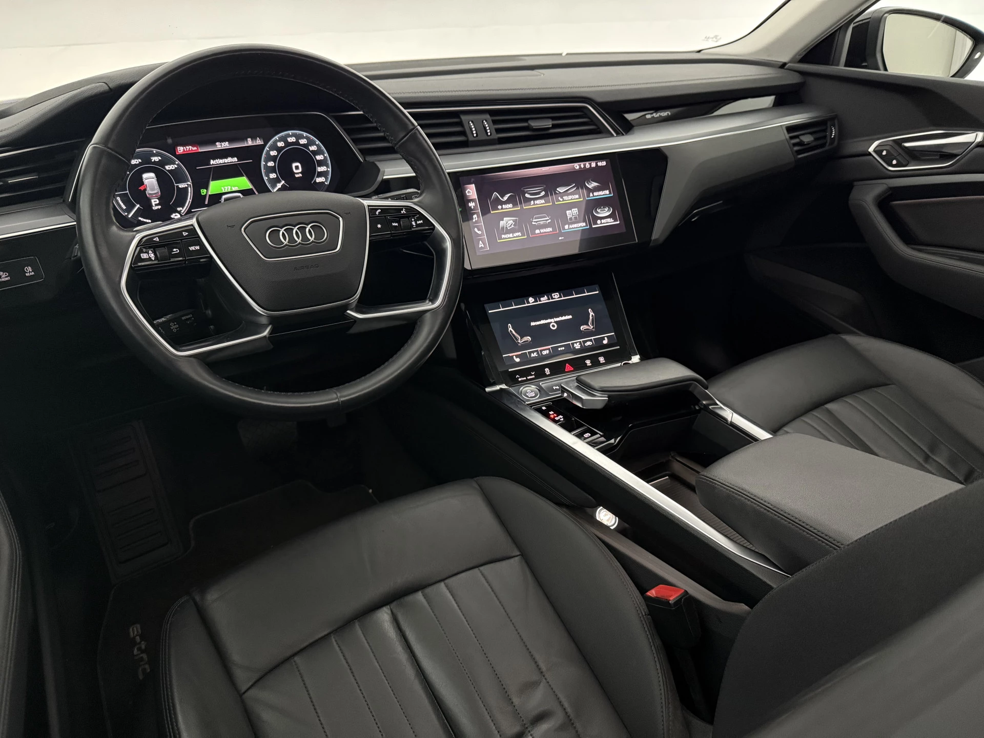 Hoofdafbeelding Audi e-tron