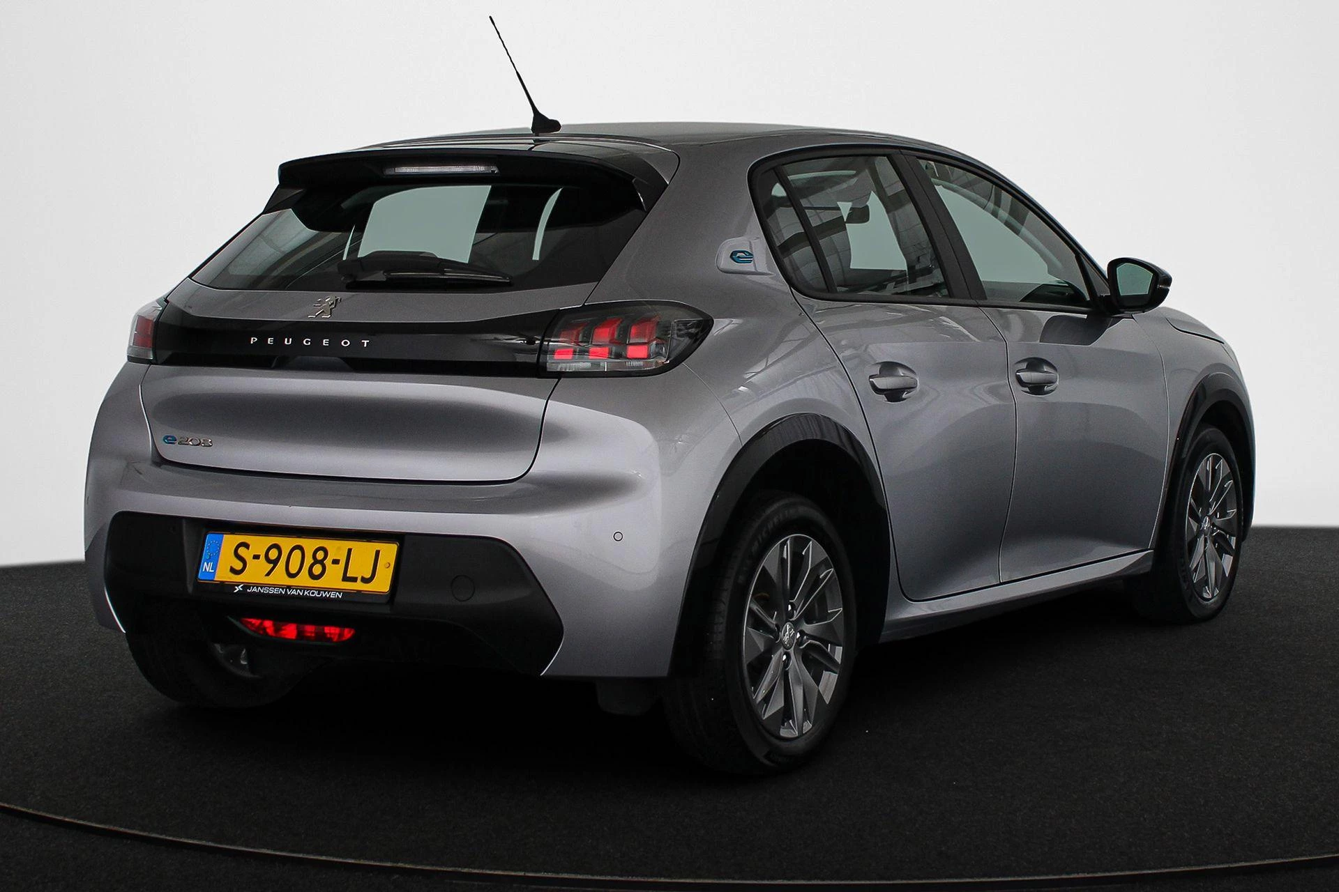 Hoofdafbeelding Peugeot e-208