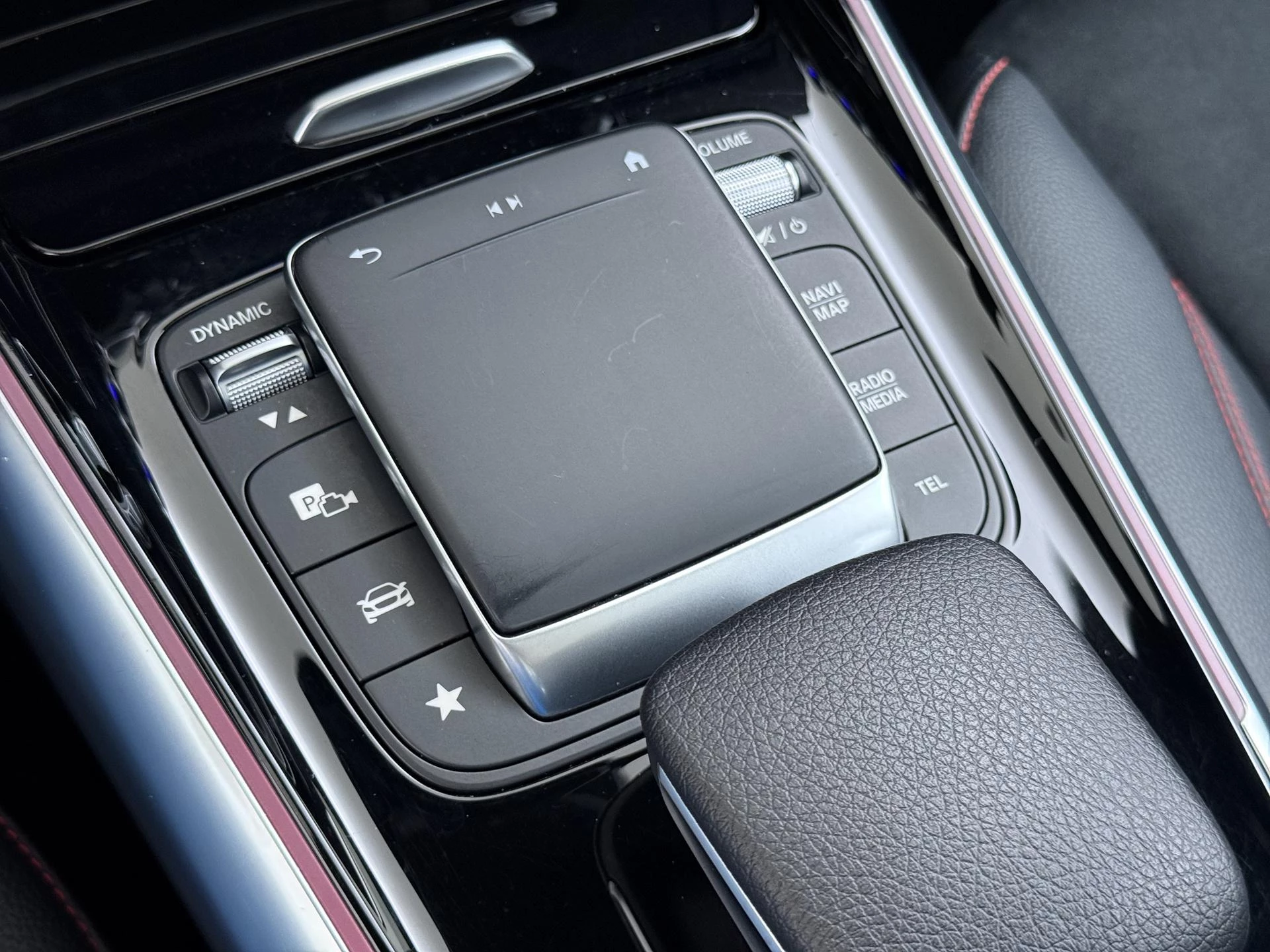 Hoofdafbeelding Mercedes-Benz EQA