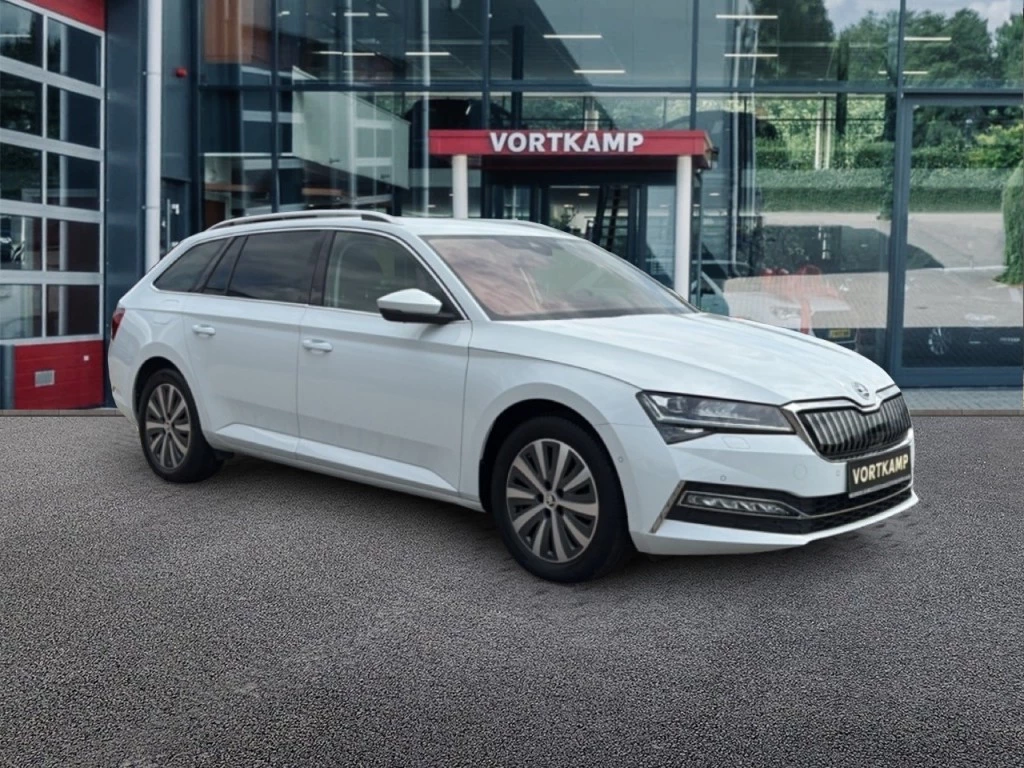Hoofdafbeelding Škoda Superb
