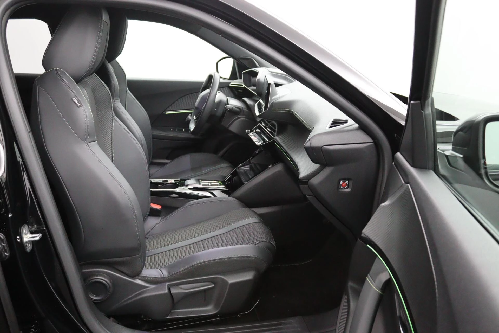 Hoofdafbeelding Peugeot e-2008