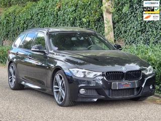BMW 3-serie Touring 320i M Sport Edition Panorama Apple CarPlay Camera Head UP Hifi 19inch NAP NL