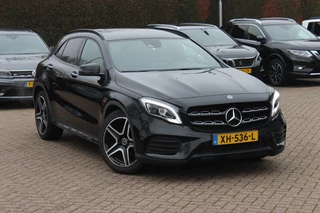 Mercedes-Benz GLA 180 Business Solution AMG Night Upgrade / Camera / Apple CarPlay / 19'' / Half leder / Navigatie / Getint glas / Stoelverwarming / Cruise Control