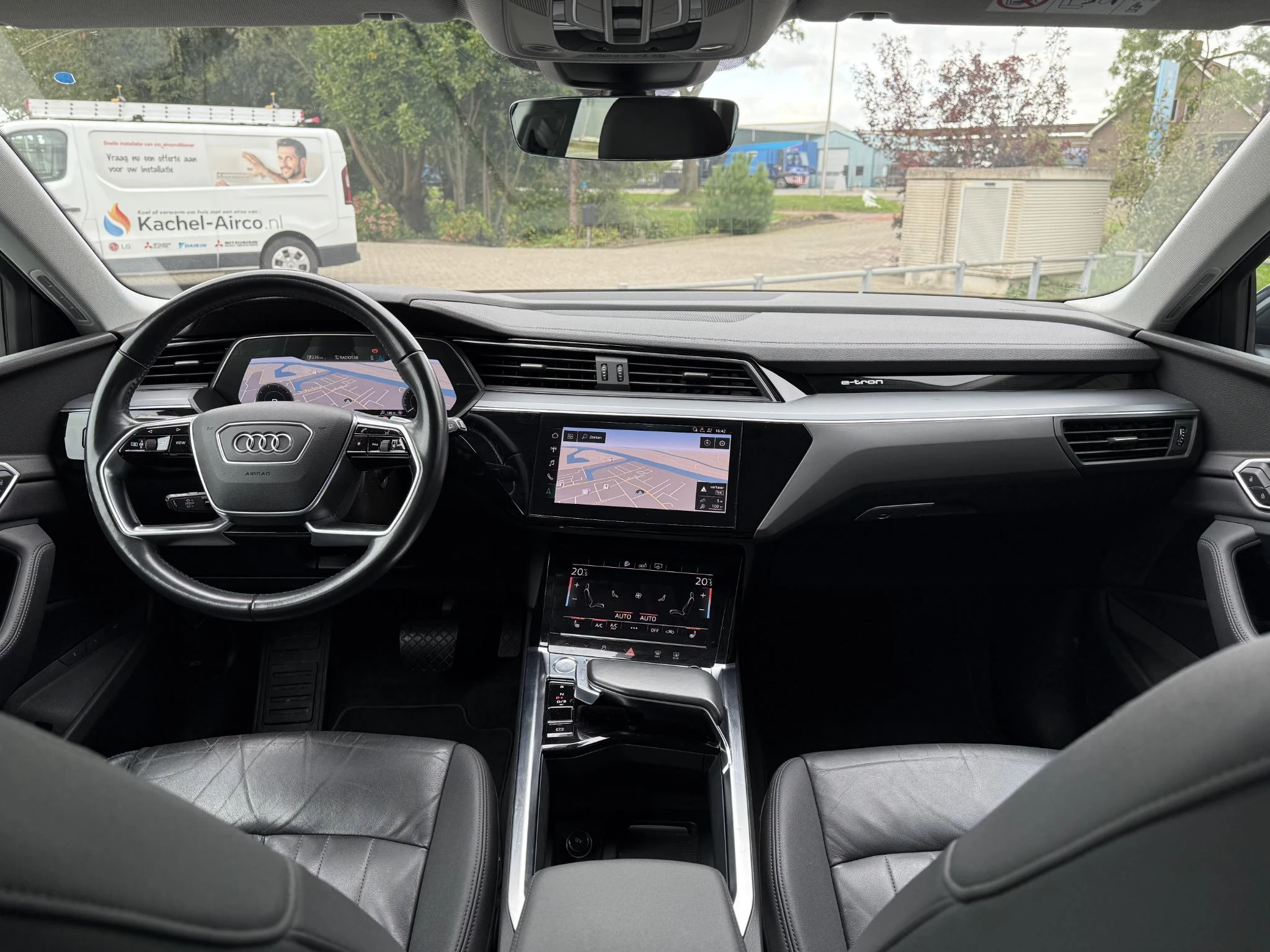 Hoofdafbeelding Audi e-tron
