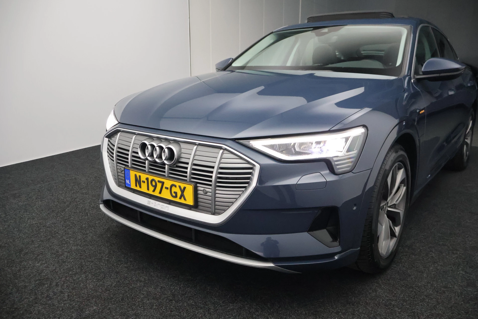 Hoofdafbeelding Audi e-tron