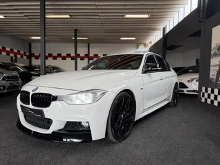 BMW 3-serie 335i xDrive Upgrade Edition Akra 360pk pano