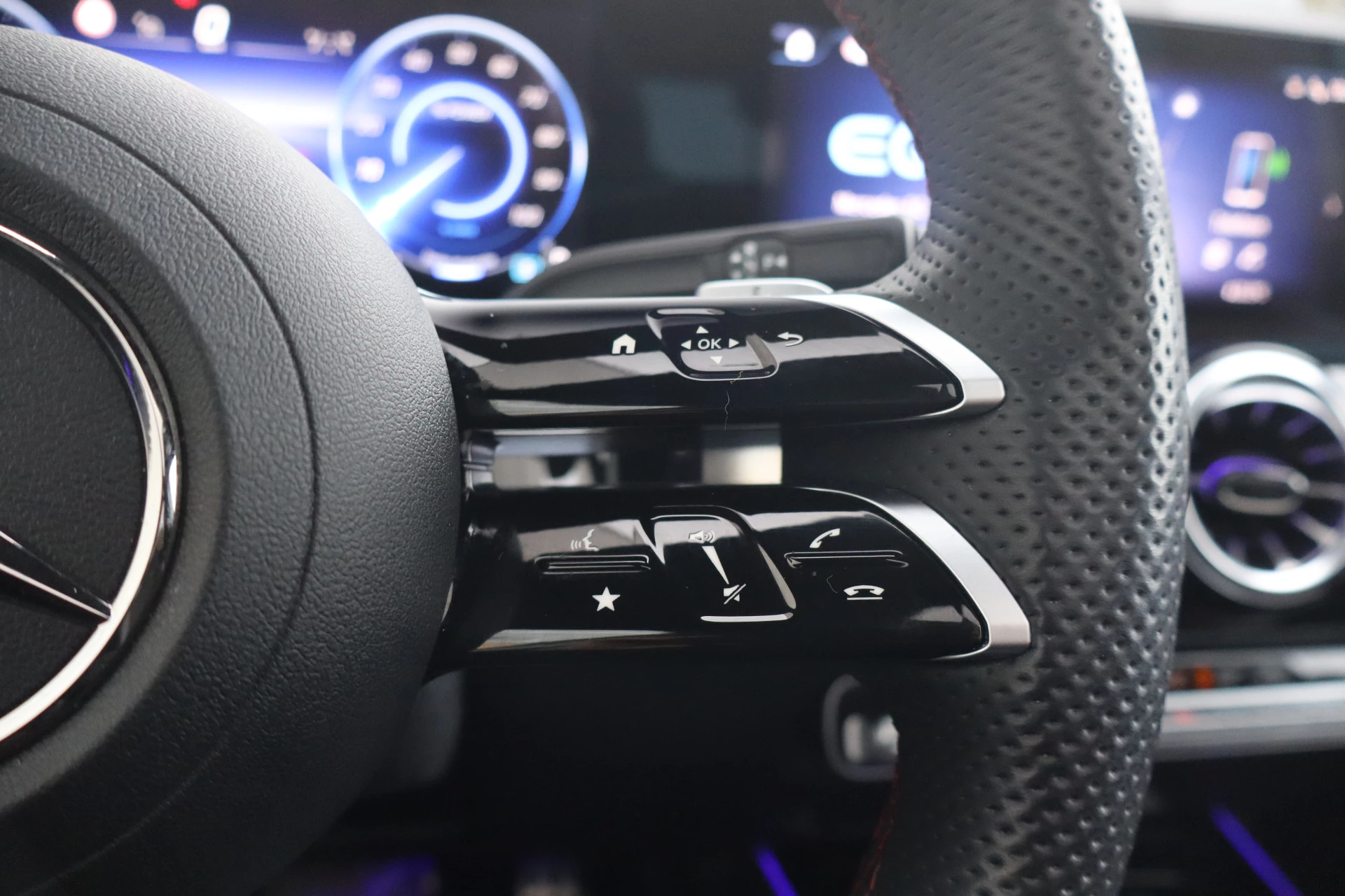 Hoofdafbeelding Mercedes-Benz EQA