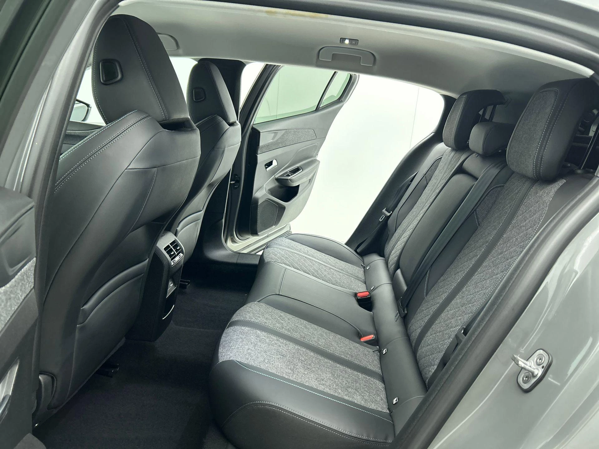 Hoofdafbeelding Peugeot 408