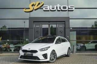 Hoofdafbeelding Kia ProCeed Kia ProCeed 1.4 T-GDI 140pk DCT7 GT-PlusLine Panoramadak Stoelverwarming voor+achter Stuurwielverwarming Navigatie Camera Elektrische klep
