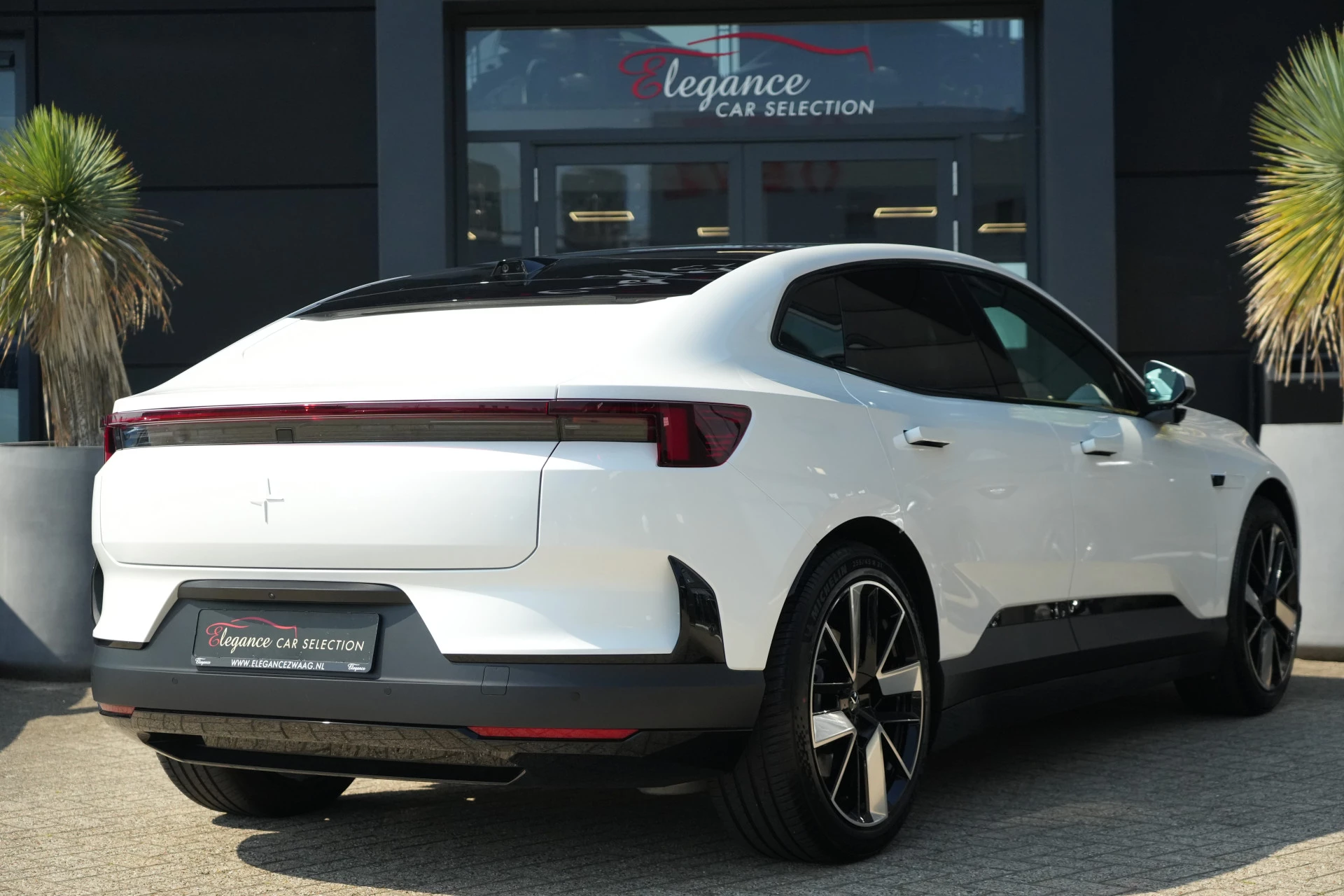 Hoofdafbeelding Polestar 4