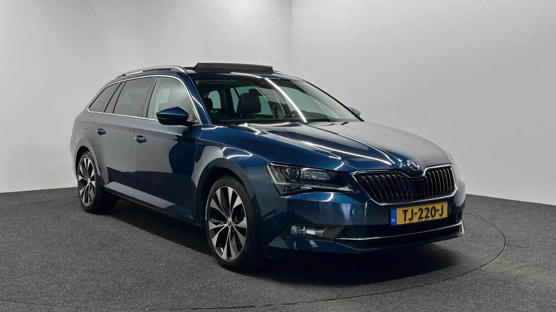 Hoofdafbeelding Škoda Superb