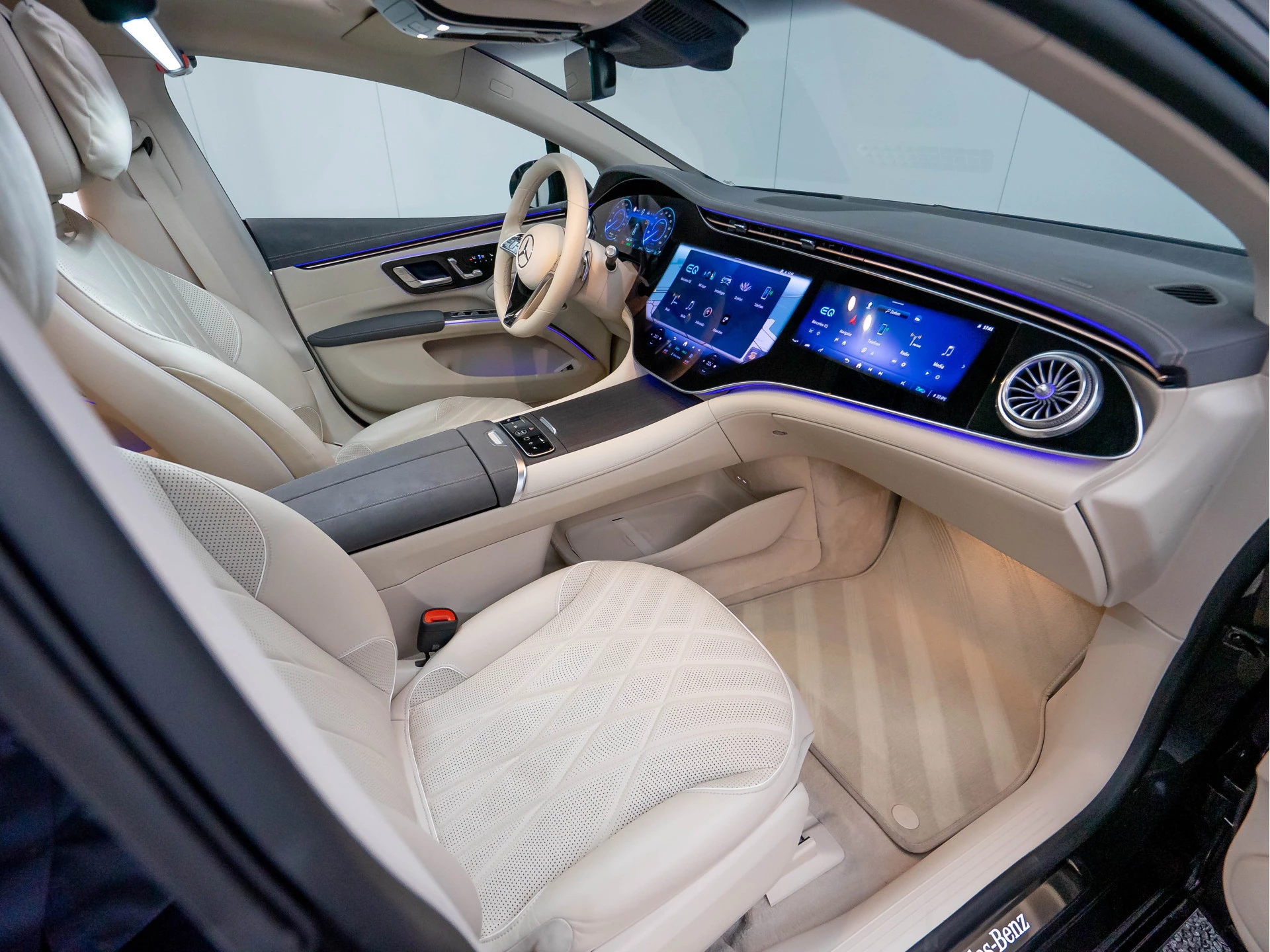 Hoofdafbeelding Mercedes-Benz EQS