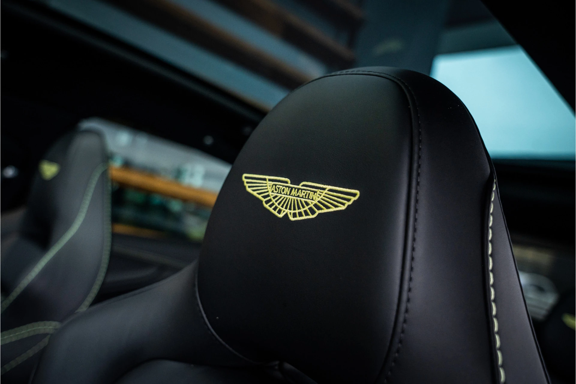Hoofdafbeelding Aston Martin DBX