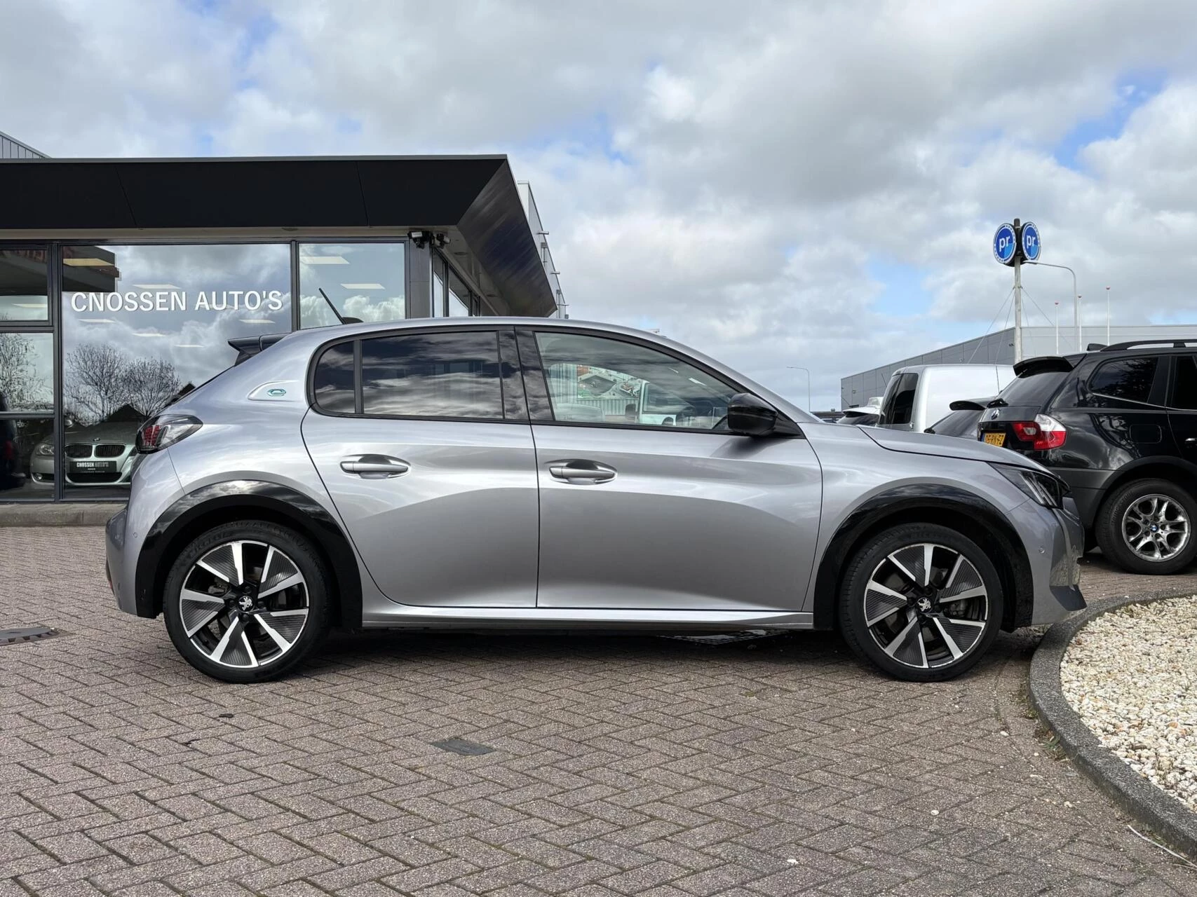 Hoofdafbeelding Peugeot e-208