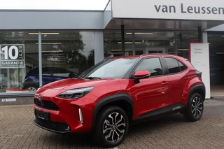 Toyota Yaris Cross 1.5 Hybrid 115 DYNAMIC NIEUW&DIRECT LEVERBAAR COMFORT PACK STOEL/STUUR&VOORRUITVERW. KEYLESS LED DODEHOEKDETECTIE SENSOREN V+A