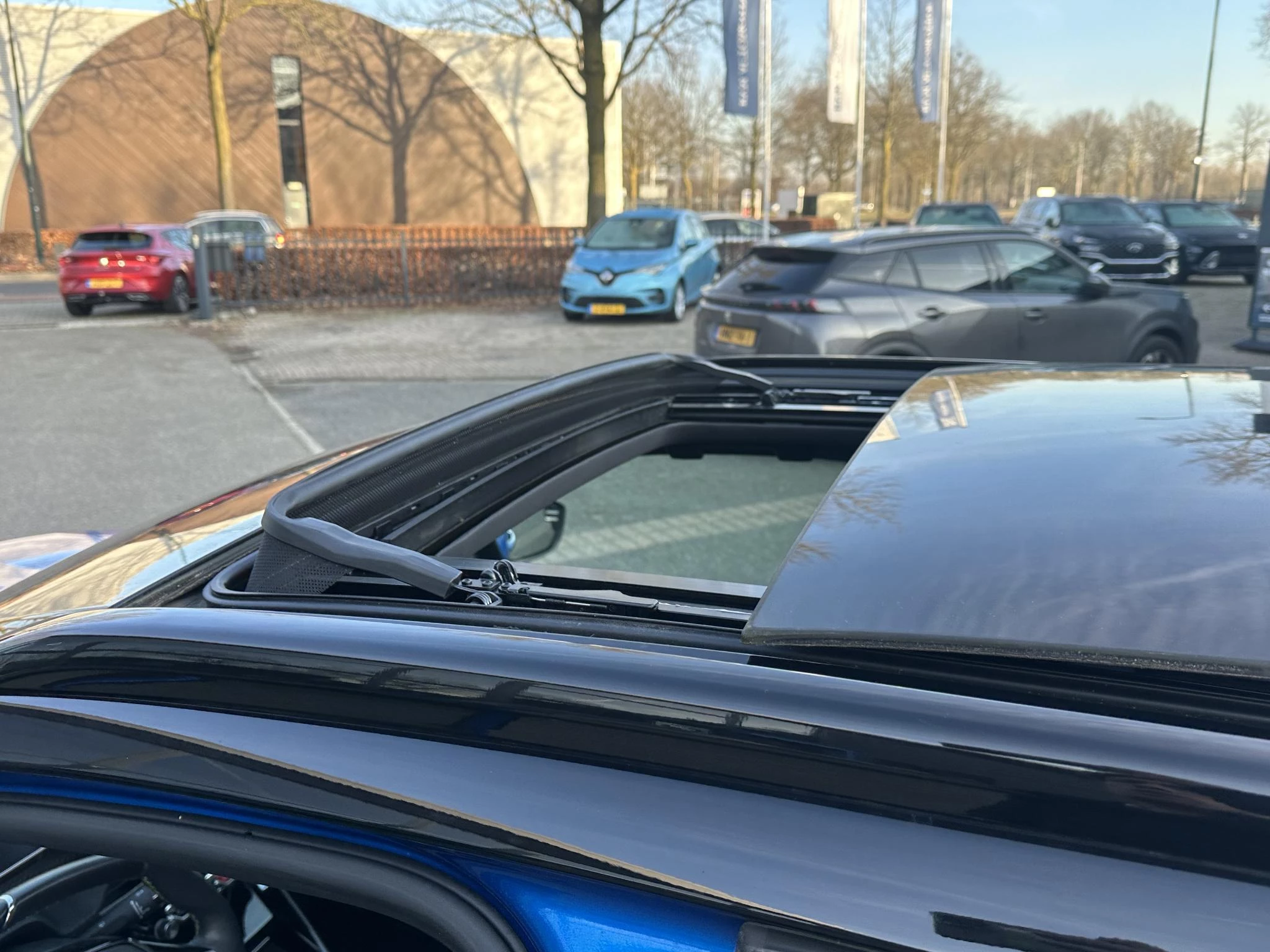 Hoofdafbeelding Peugeot e-2008