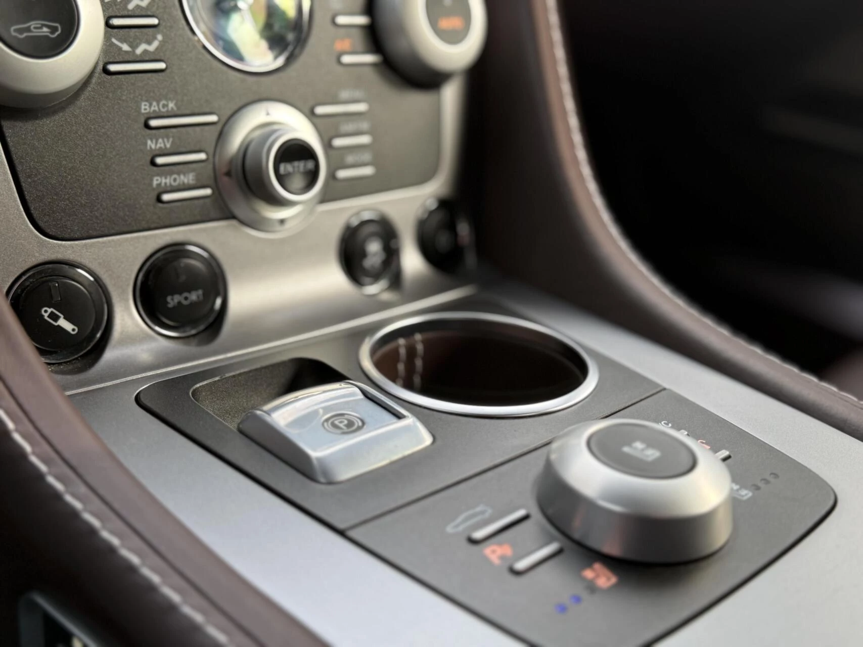 Hoofdafbeelding Aston Martin Rapide