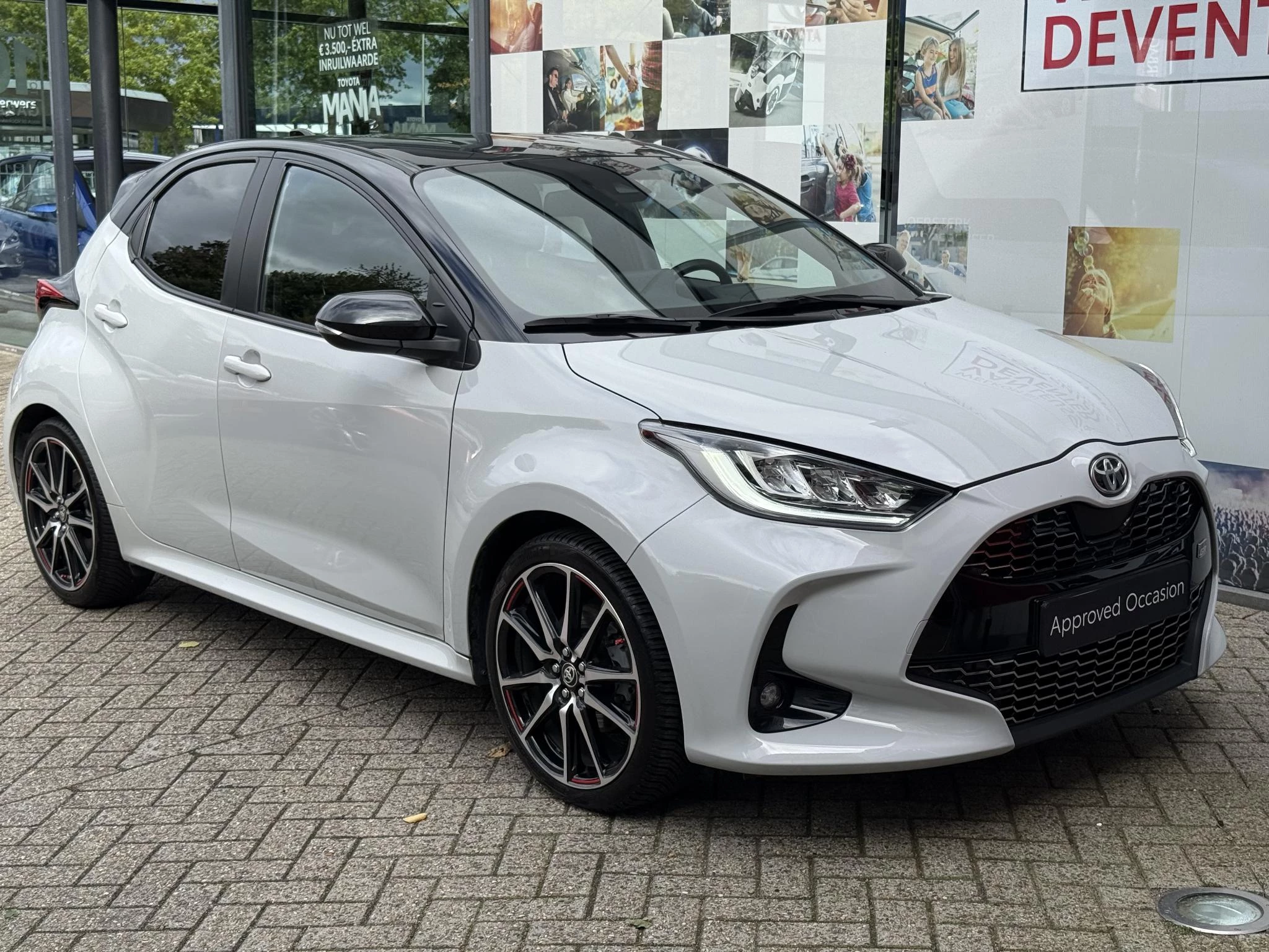 Hoofdafbeelding Toyota Yaris