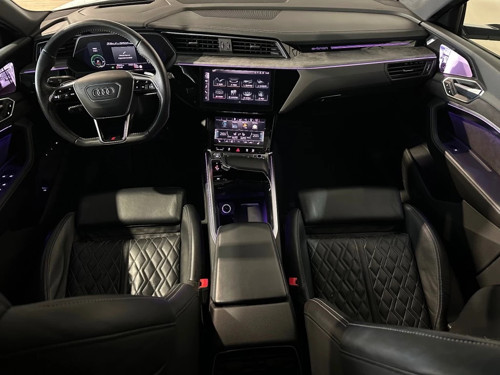 Hoofdafbeelding Audi e-tron