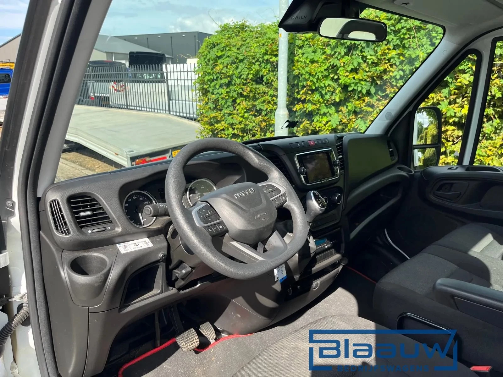 Hoofdafbeelding Iveco 40C18 Be trekker + Be bloemen oplegger