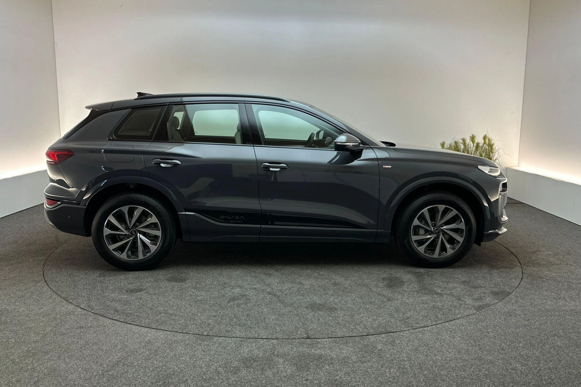 Hoofdafbeelding Audi Q6 e-tron
