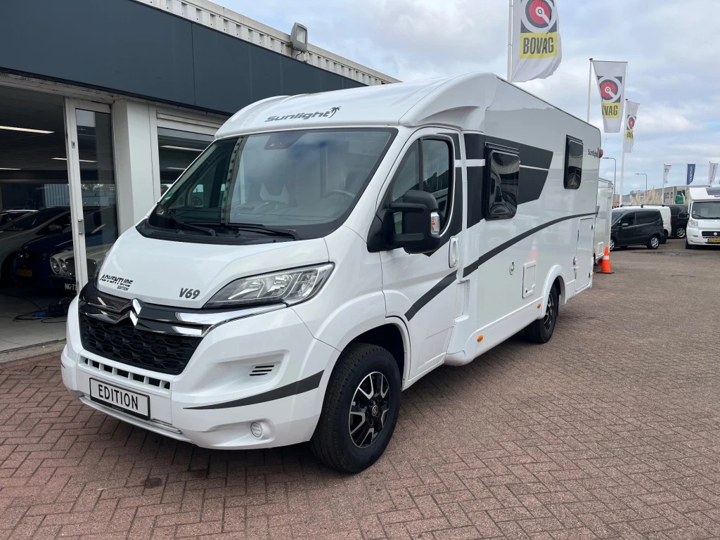 Hoofdafbeelding Sunlight V69 Adventure Ed. Queensbed Zonnepaneel