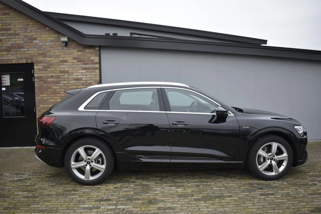 Hoofdafbeelding Audi e-tron