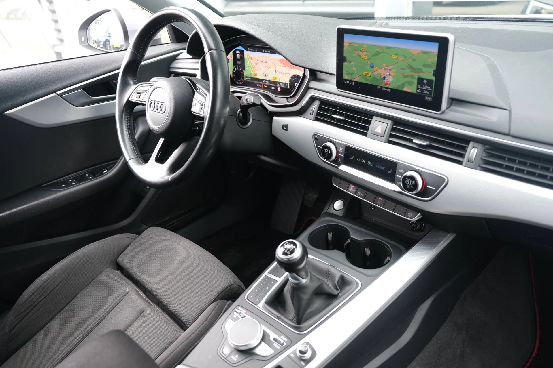 Hoofdafbeelding Audi A4