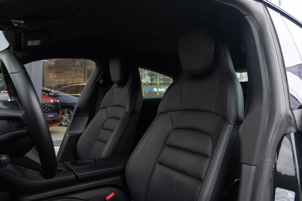 Hoofdafbeelding Porsche Taycan