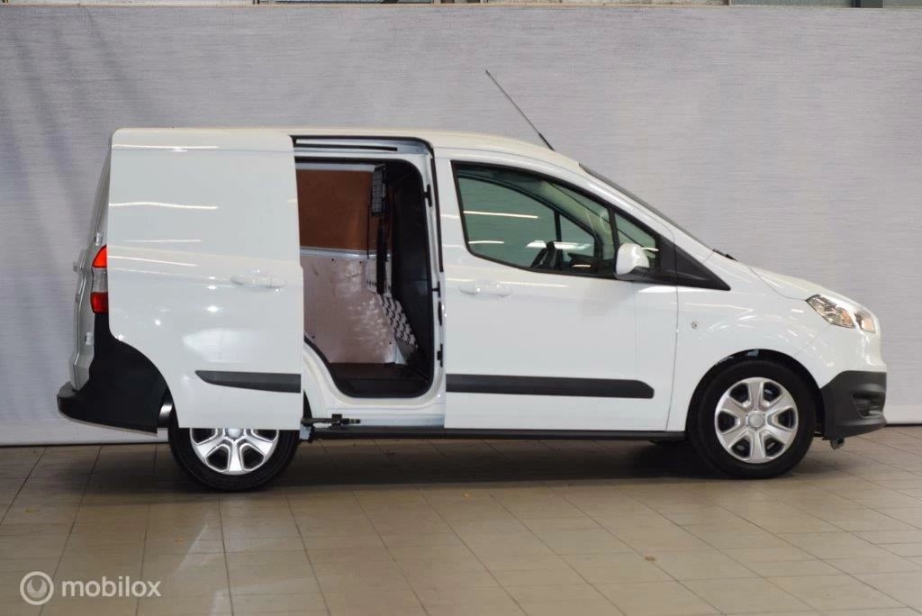 Hoofdafbeelding Ford Transit Courier