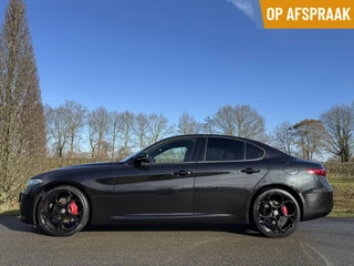 Hoofdafbeelding Alfa Romeo Giulia Alfa Romeo Giulia 2.0T 310pk RWD, Veloce, my22, 8500km!!!