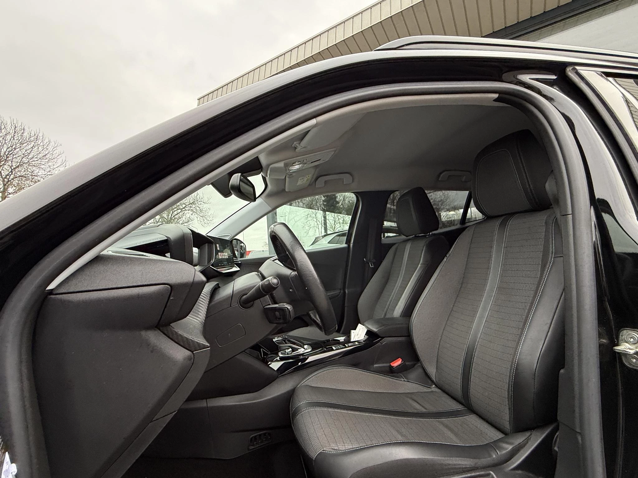 Hoofdafbeelding Peugeot e-2008