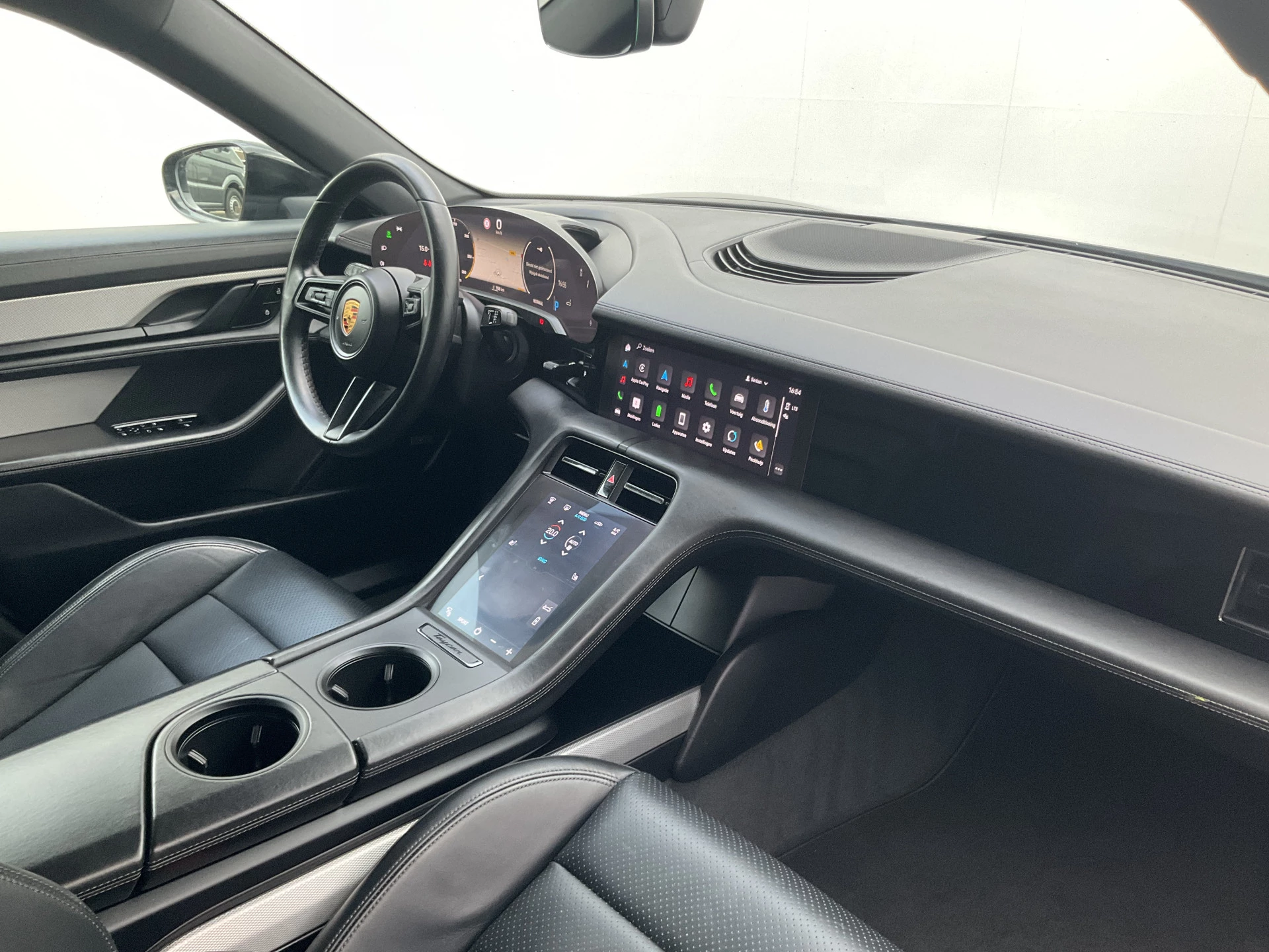 Hoofdafbeelding Porsche Taycan