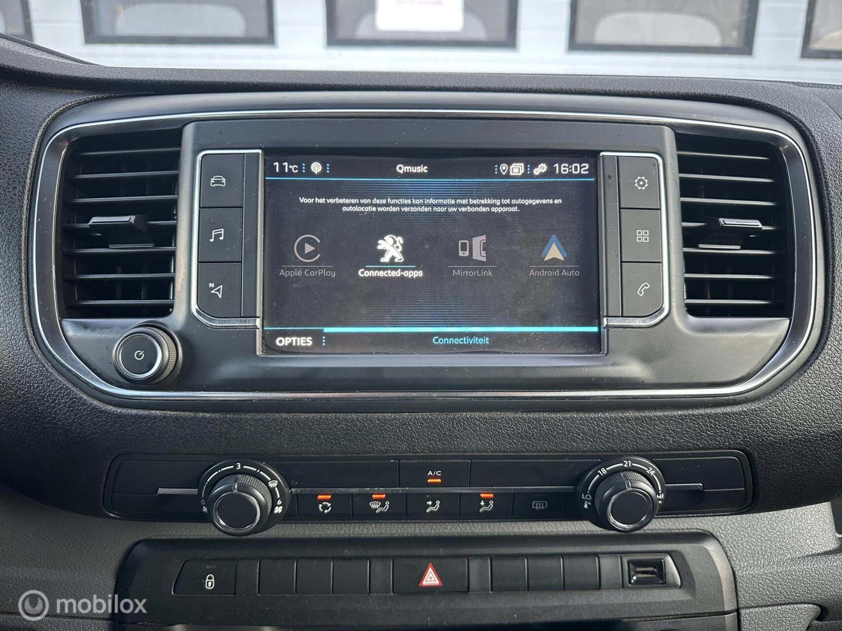 Hoofdafbeelding Peugeot Traveller