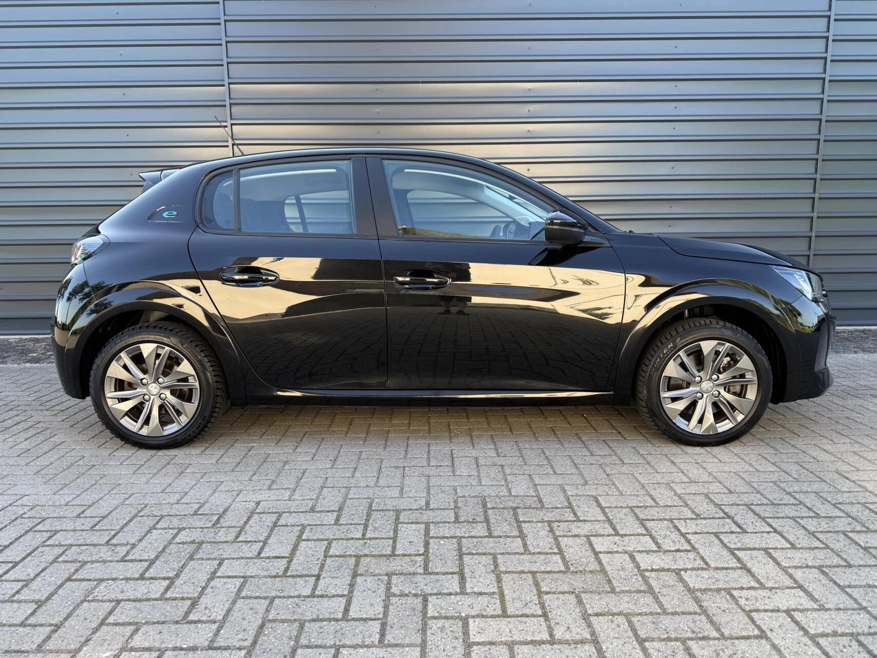Hoofdafbeelding Peugeot e-208