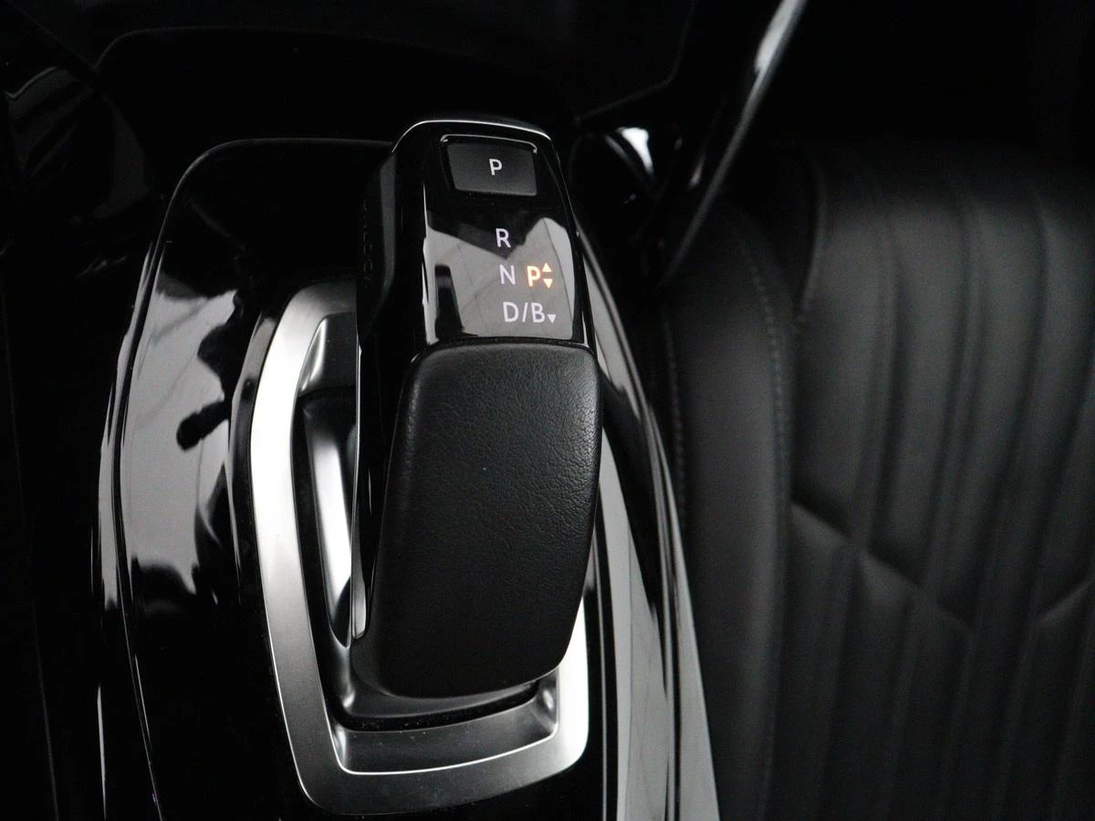 Hoofdafbeelding Peugeot e-2008